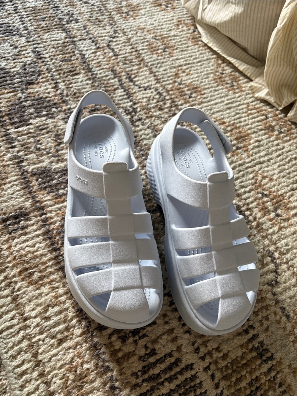 CROCS Fisherman Stomp Platform Dreamscape Sandals in light blue size 8